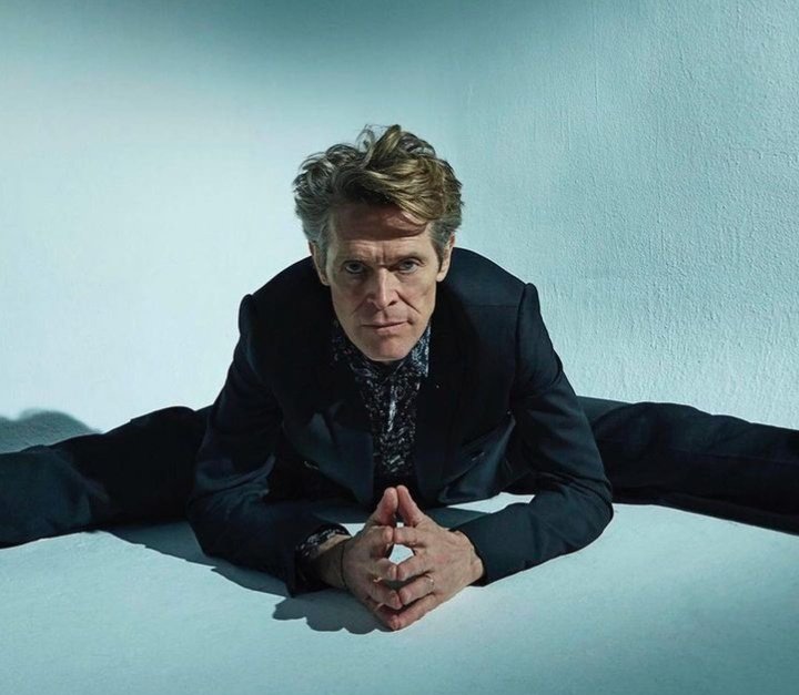 *nos sentamos en el piso en el acto*

la pendeja que hacía gimnasia artística: