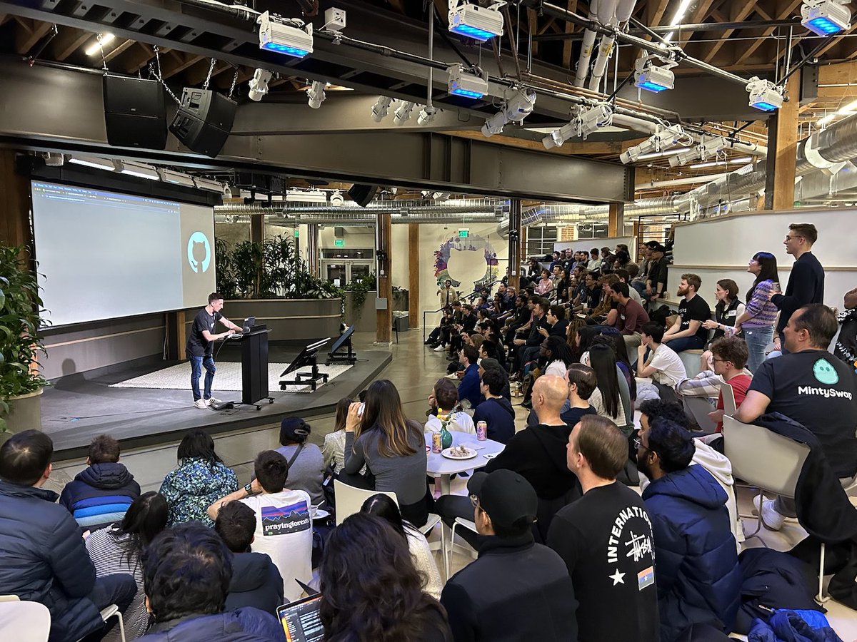 jamdotdev's tweet photo. You don't need to be a professional designer w/ @uizard (pronounced Wizard if you didn't already know!)

@Tbeltramelli designed a whole dating app LIVE in 2 minutes. https://t.co/gVu7fugwN7