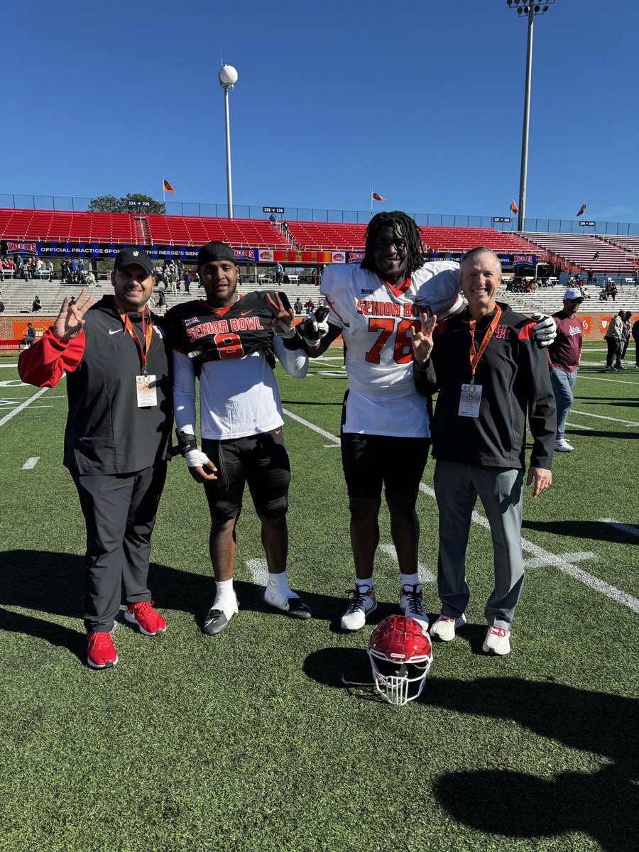 Iron sharpens iron! Great work today! 2 former Houston area high school stars getting it done on the big stage. 

Just imagine if we kept all the Houston area talent at HOME‼️

#LockDownHTown25 #GoCoogs 🔴⚪️