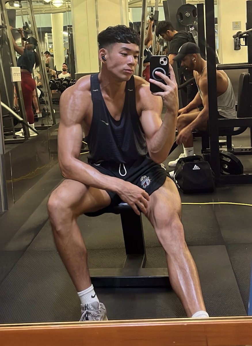 landyn_lu's tweet photo. Get it in today 💪 https://t.co/VuLPkFBw1J