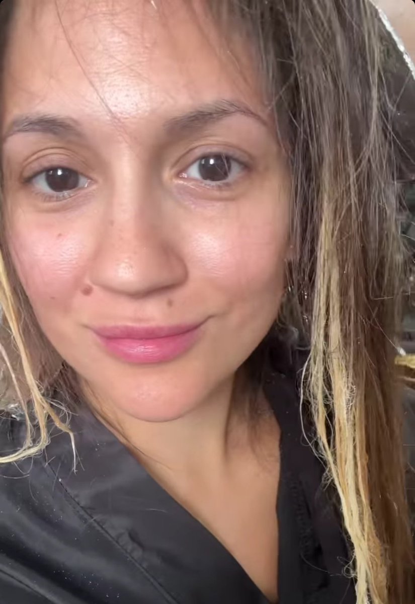 espinaca_rancia's tweet photo. No es la primera vez que Canjela en los últimos dos años dice que le dijeron nena, que la confundieron con una adolescente de 15, 16 años, etc.
Propongo hilo colectivo de Canjela con su cara de nenita.
Las que yo puse son 2023/24. https://t.co/O50zvwbgBE
