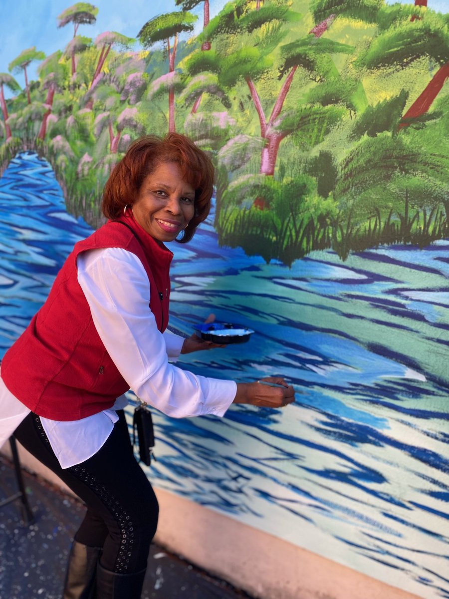 UNO_SoE's tweet photo. Thanks  to everyone who joined us for the mural painting celebration today on  campus. We were grateful to Raiz de la Ceiba, the muralist collective  who are creating our wonderful masterpiece. Some of us even got to help  paint! #nolaed #laed #unoproud https://t.co/p1yYiQvMoa