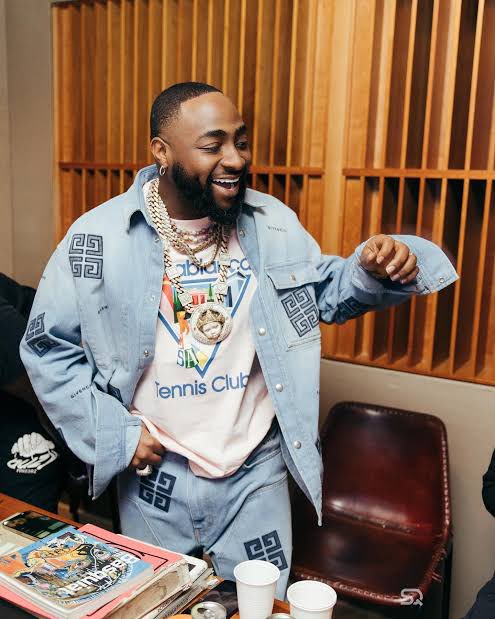 _egungunn's tweet photo. @davido Davido is bringing Grammy home on Sunday 

Retweet if you believe. https://t.co/yvgOK9Ugla