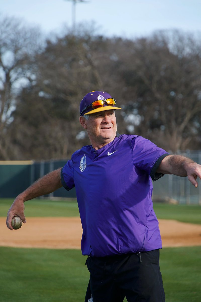 UMHB Baseball⚾ tweet media