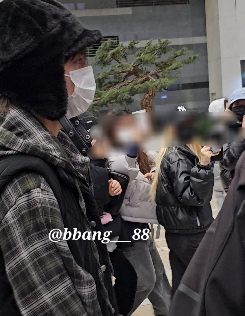 240201 GMP 출국 #영훈
군밤모자 기엽다