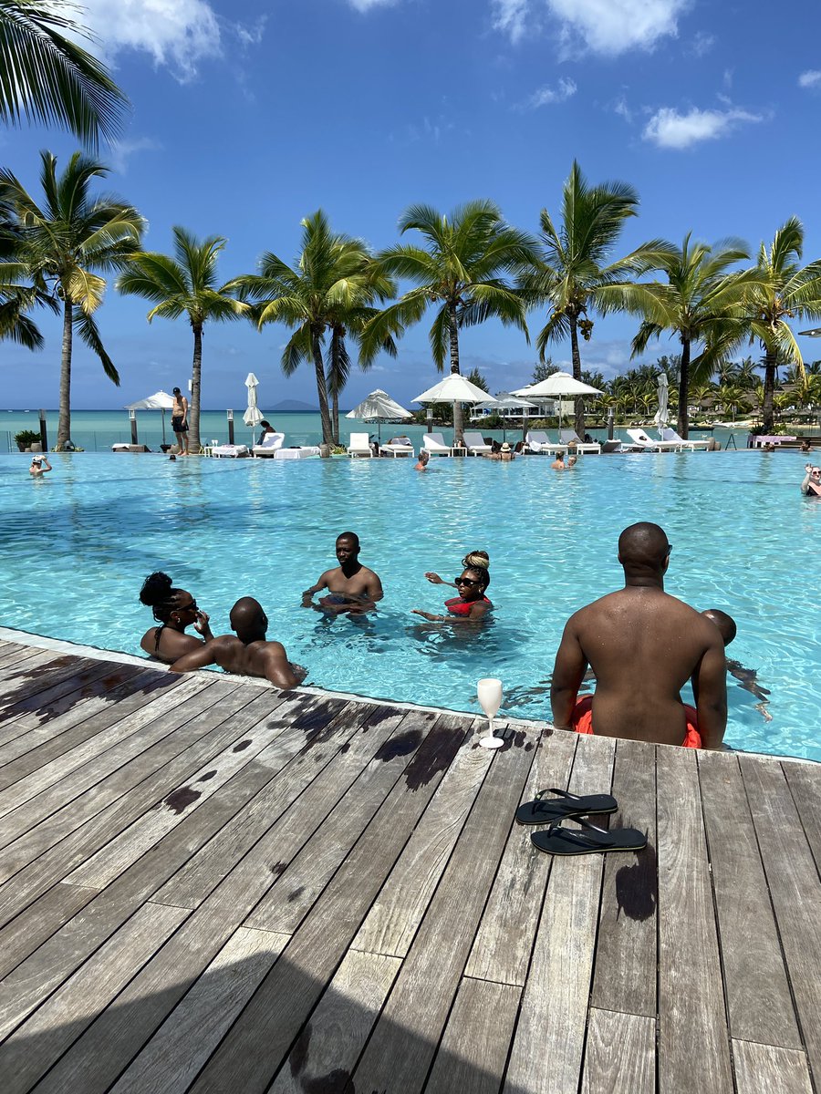 MonMasetloa's tweet photo. Jan - we made it out the group chat 🌴🐚💦 https://t.co/imGN240A7K
