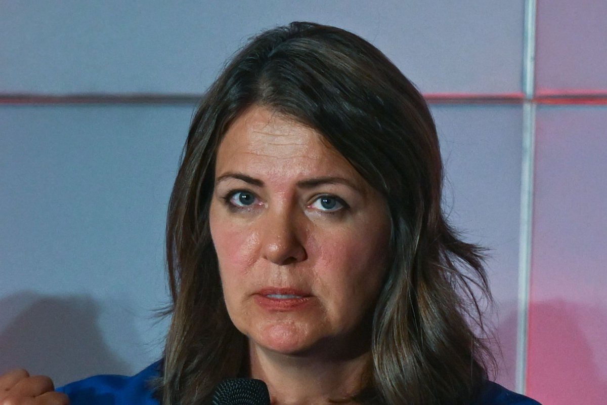 #Ableg 

In Alberta it’s “my body my rights”

Unless you’re LGQBT.  

Smith just stole your rights.

We ALL need to fight to get them back.
#Abpoli