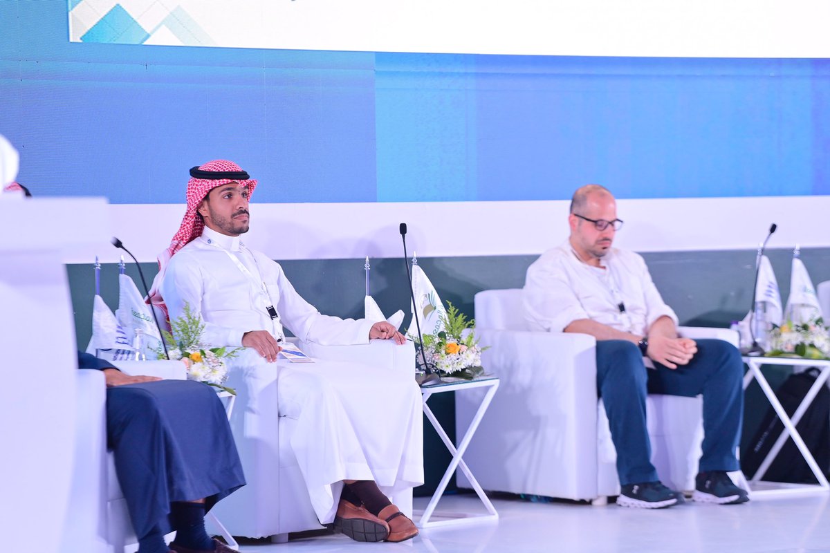 ialmogbil's tweet photo. سعدت بتواجدي والمشاركة في المؤتمر الدولي للتأهيل الطبي والرياضي وإصابات العظام. لقاء مثمر وتبادل للخبرات وفرصة رائعة التقينا فيها بزملاء لنا في تخصص #العلاج_الطبيعي. 
كل الشكر للقائمين على إنجاح هذا المؤتمر المميز. والشكر موصول ل #جامعة_المجمعة على حسن الضيافة. https://t.co/C24uPq4pCk