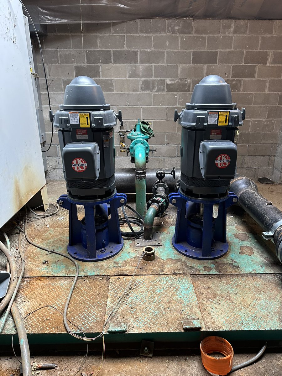 COMPLETEWELLLI's tweet photo. Little before and after for the pump station upgrade. All new piping, (2) 75 HP short shafts and a 15HP PM pump. Just waiting for the new panel to come in. #franklinelectric #Grundfos #PreferredPump https://t.co/4FA7cyLZrs