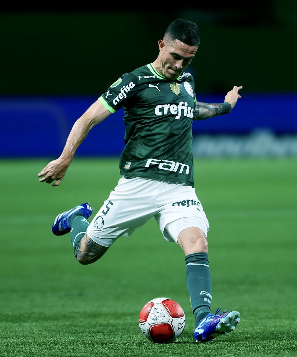 oparmerudo's tweet photo. É impressionante o que joga o Aníbal Moreno. PRECISA ser titular na Supercopa! https://t.co/BVN4DPjTbB