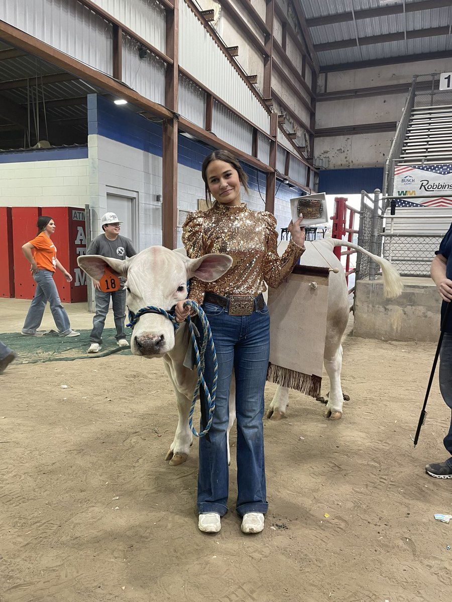 HumbleISD_CTE's tweet photo. Congratulations to our 77th @HumbleISD Grand Champion Steer winner -Faith Combs from @HumbleISD_KPHS &amp; Reid Irmiter from @HumbleISD_KHS . Congrats to all our steer participants! https://t.co/KWS0CzHNUO