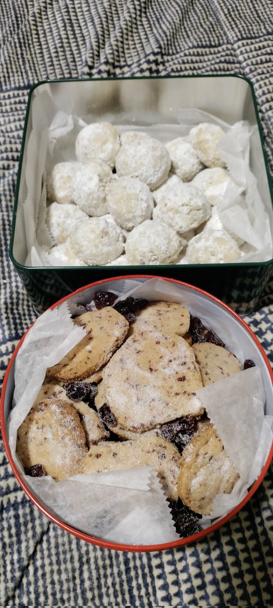 ImBoogieTheMann's tweet photo. My daughter continues the tradition of making family recipe baking a delicious treat. I need to send her more recipes. #family #baking #snowballs #cranberrycookies #sweets #sweettooth https://t.co/xrnhRG7oMB