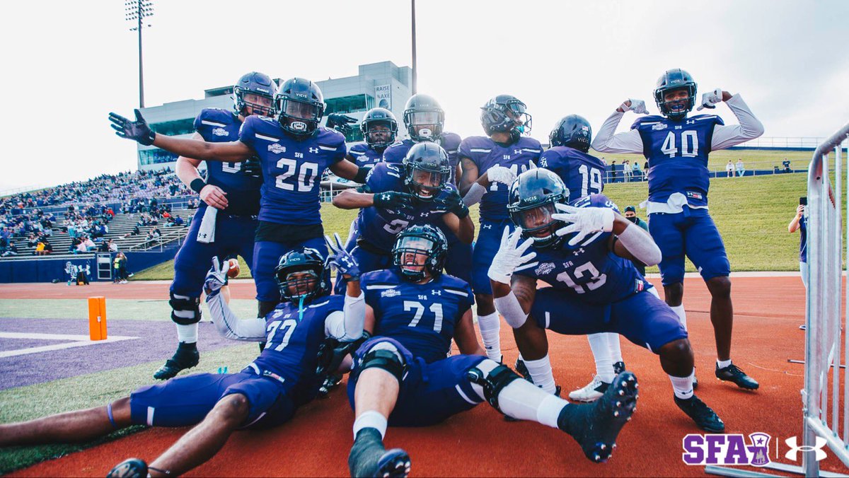 vrhsfootball's tweet image. Thanks @CoachBangSFA for stopping by and visiting with Vista Ridge Football! #AXEM #RECRUITTHERIDGE