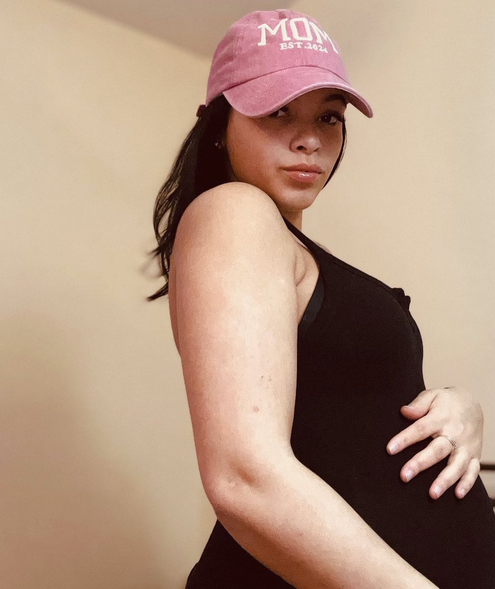 GabiiStyles's tweet photo. Glowing &amp; Growing 🚼 https://t.co/4MkHEa5lYA