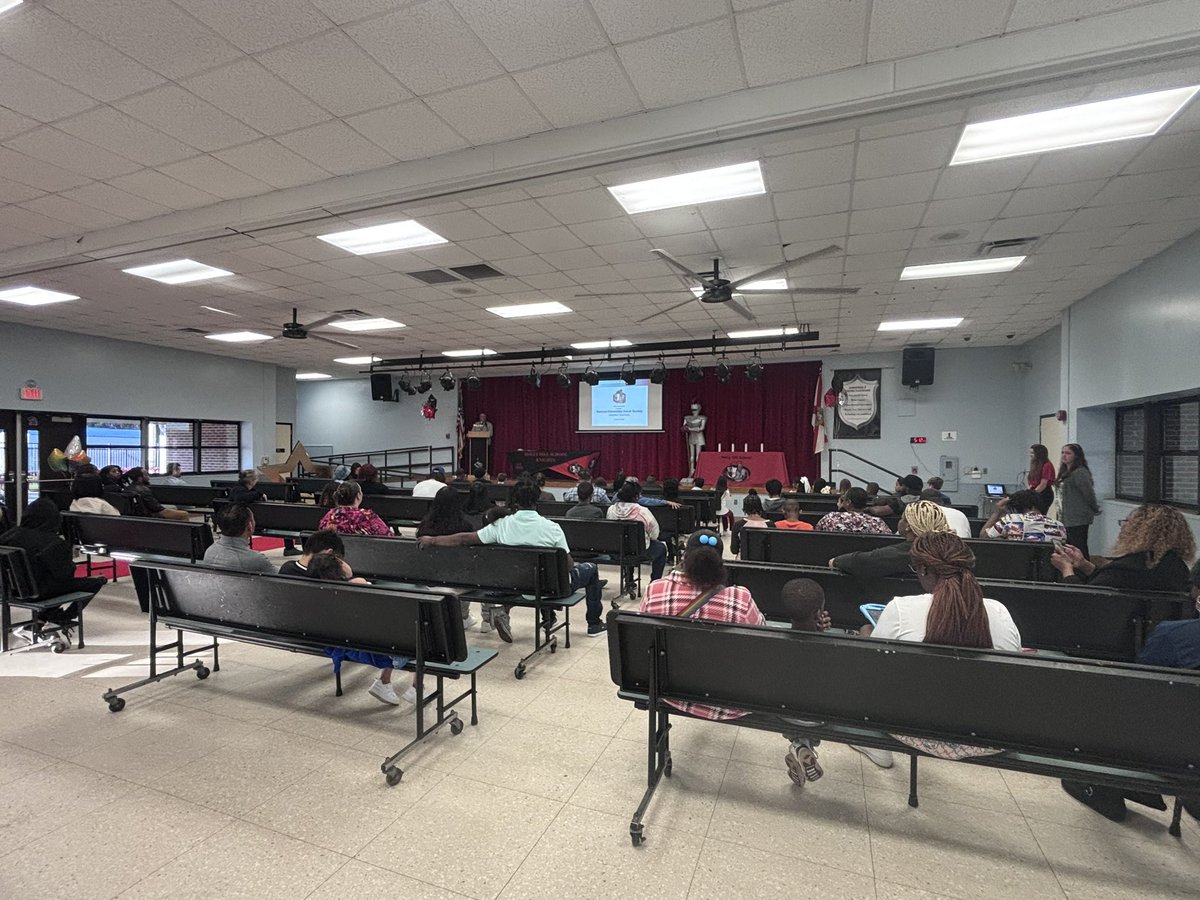 Tonight we celebrated 4th and 5th grade students who were inducted into the National Elementary Honor Society. Thank you Mrs. Maida for sponsoring @HHSK8Knights students! <a href="/Voges63/">Mr. V</a> <a href="/MichaelZablo/">Michael G. Zablo</a> <a href="/glaenzer1/">Stephanie</a>