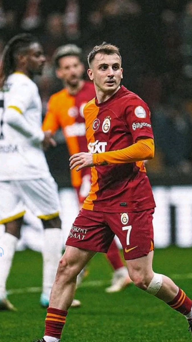 my_potters's tweet photo. Bu adamın bundan sonra çekeceği tüm şutlar önce rakip takımların kalesine sonrada o gün ıslık çalanlara girsin 
                           İyi uykular:) https://t.co/Ui5NddtF4Q