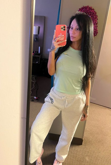 Lazy. https://t.co/NW83zqiP21<a href="/tag/customvideos"class="tags"><span>#customvideos</span></a><a href="/tag/fetishcontent"class="tags"><span>#fetishcontent</span></a>