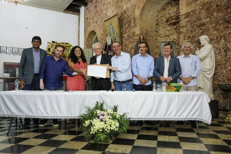 PortaldoAM's tweet photo. Com projeto arquitetônico da prefeitura, Iphan-AM e Arquidiocese assinam ordem de serviço para reforma de igrejas históricas na capital
Fotos - Phill Lima/Semcom
https://t.co/XyfCmj8zH0 https://t.co/U2boIghvQ9