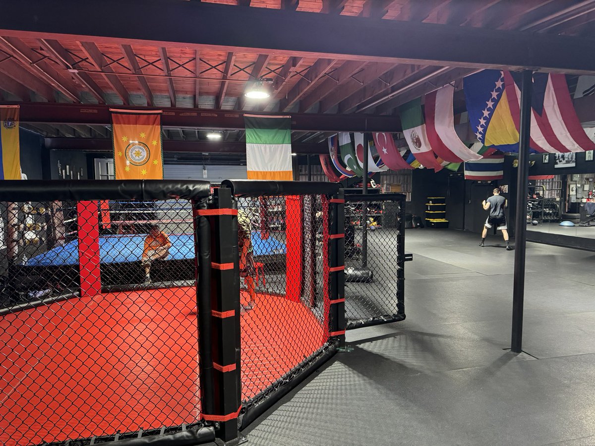 Never know where recruiting will take you…been to basketball games, baseball, track and wrestling meets…even a hockey game…but tonight is a first.  Always hunting!!! Thanks for hospitality!!!  <a href="/GregoryBoxing/">Gregory Boxing</a> 
#E2W #MatterOfPride