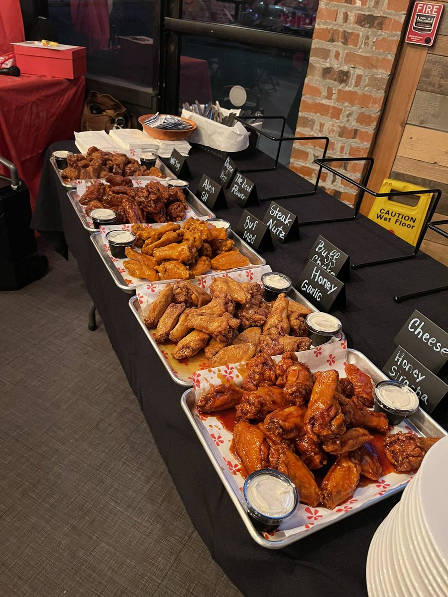 WingnutzB's tweet photo. Welcome Yelp Elite Squad to Room 40! 🍗❤️

@YelpBuffalo 
#Room40
#WingnutzBuffalo 

📍Wingnutz Bar &amp; Grill 1402 Millersport Hwy, Williamsville, NY 14221 https://t.co/FQAmnWXaiE