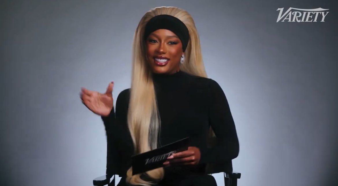 JasmynBeKnowing's tweet image. Victoria said she’s been manifesting herself holding Grammys not like THIS but like THIS 

And IKDR!