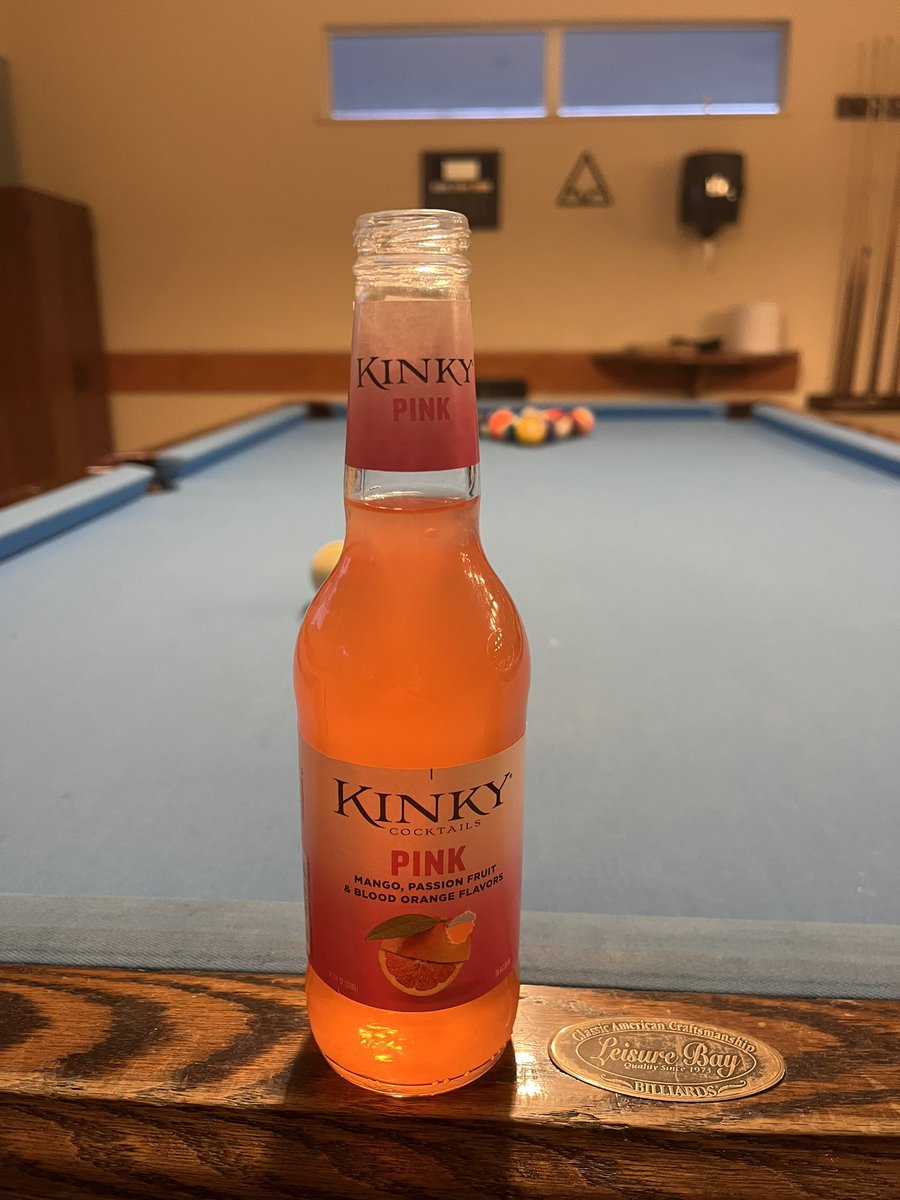 Drinkin’ a Kinky Pink playing pool 🍹🥳