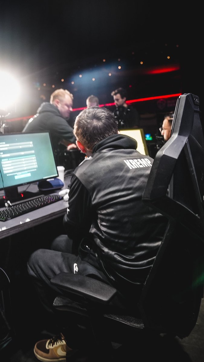 NEWS: <a href="/LAThieves/">LA Thieves</a> are looking to replace JoeDeceives with Kremp.

(according to <a href="/JakeHaleee/">Jacob Hale</a>)