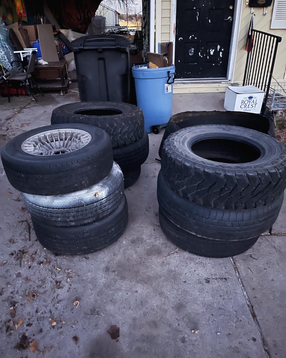 MoonJunkRemoval's tweet photo. 100% of tires collected by Moon Junk Removal stay out of our county landfills ♻️ 

#coloradosprings #monumentcolorado #colorado #manitouincline #mountains #coloradospringsrealtor #coloradorealtor #coloradorealtors #coloradolife #thepinery #boulderco #uccs #gardenofthegods https://t.co/sf7ShyBN9r