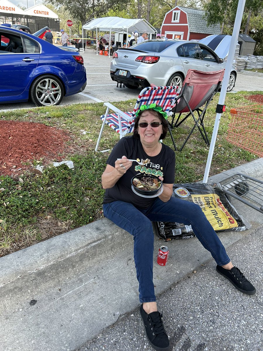 dawndaurizio2's tweet image. Today at work we had a celebration of life for 2 co-workers. It was hard for me to say goodbye but I will remember the good times. Fly with the angels Cheri and Tina.. Until we meet again!!