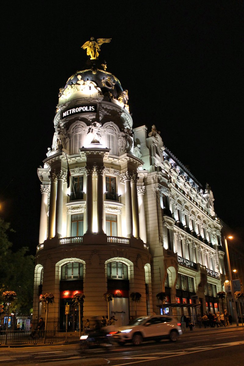 ManuelRevilla57's tweet photo. Algún día lo veremos así ...
#Madrid #EdificioMetropolis https://t.co/XVnMXmd6SG