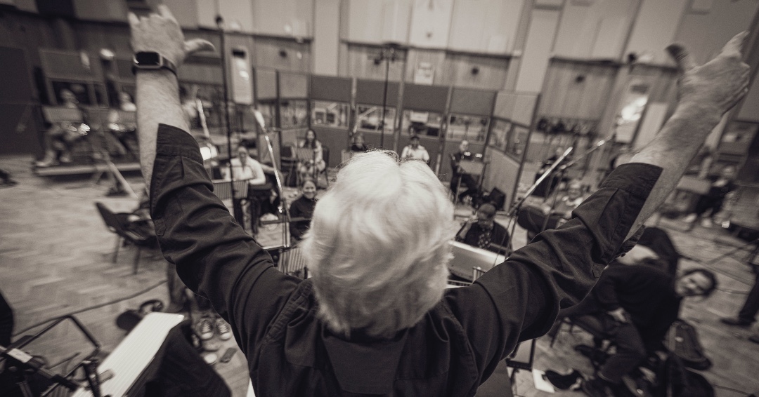 copelandmusic's tweet photo. The Next Mission
Photography by Archie Brooksbank /bladesman_ (IG)
@weareplatoon @hppolyarts @rickykej #kingdomorchestra @troy__miller @AbbeyRoad #thelisteningplanet #biophonica #MartynStewart #AbbeyRoad https://t.co/MFxl8cCuNl