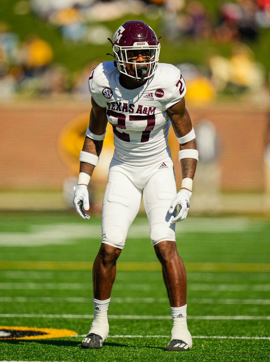 Blessed to receive an offer from Texas A&M University!! #GigEm @AggieFootball @TonyJerodEddie @Football_Flyers @DarrenSunkett @CochBG4 @DemetricDWarren