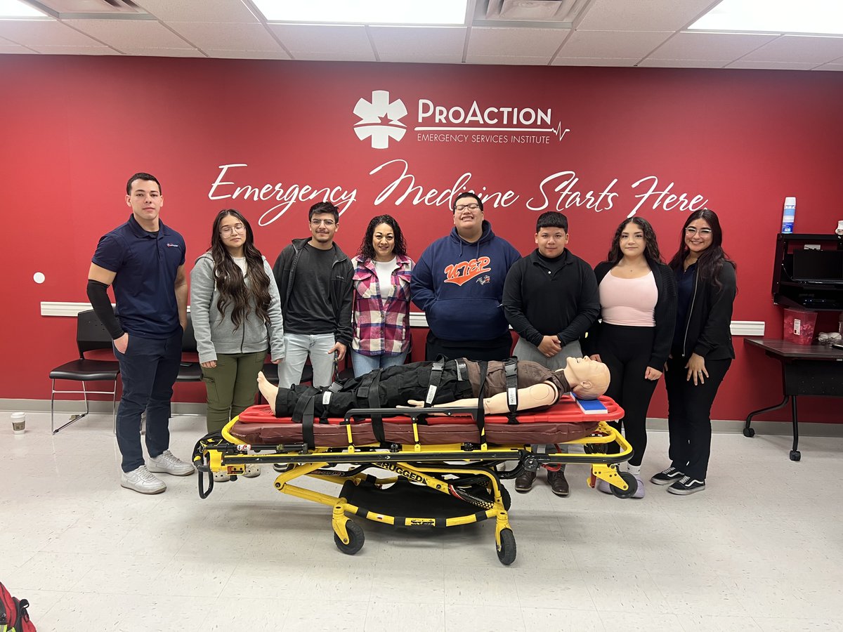 ProActionEMS's tweet image. Thrive Academy students stopped by our EMT Institute! They practiced skills they'll need to become an EMT. Book a campus tour zurl.co/PFMw? or call us (915) 532-2771. Find out what's like to become a life-saving hero! #ProActionEMS #EMTstudent #EMTschool #EMTcareer