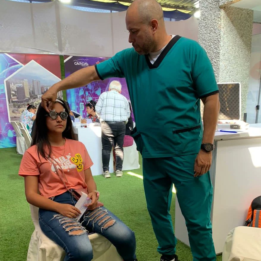FastacVe's tweet photo. Finalizamos el mes de Enero visitando a la familia de @CcsProductiva con una Jornada de Atención Médica para todos sus trabajadores y trabajadoras.
#FastacContigo
@NicolasMaduro
@gestionperfecta
@AlcaldiaDCcs
@FastacVe
@Dr_Gilberto14 https://t.co/dKRr3fBDxm