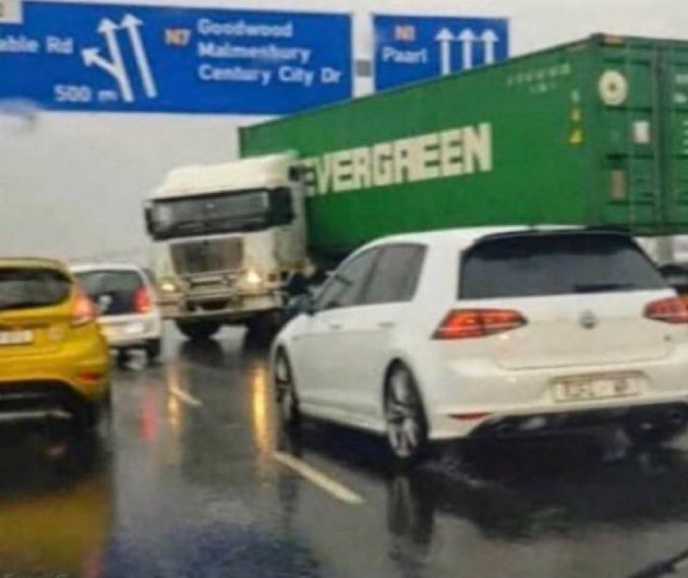 When you smell poppers in the crowd 😶