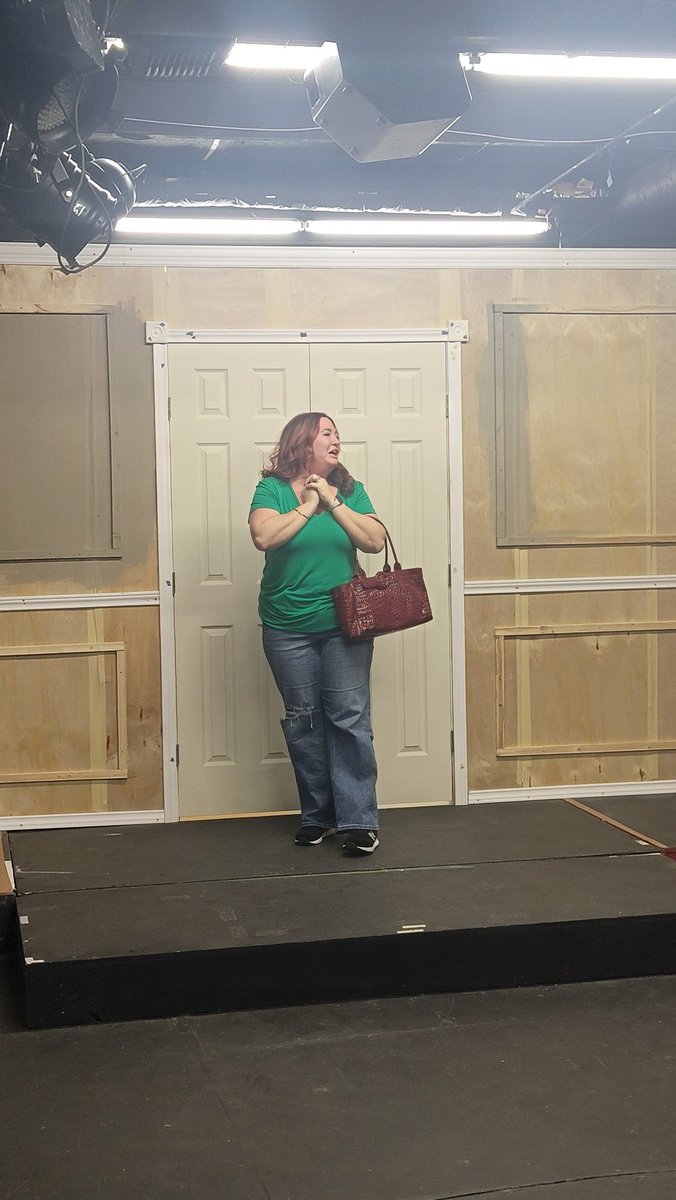 trekker21's tweet photo. Just a few candid shots from tonight's rehearsal, all from Act 1!

#Theatre #CommunityTheatre #Rehearsals #Performance #Blocking #Directing #Acting #Designing #TrottingTheBoards #SceneWork #Monologues #ItsOnlyAPlay #LCTTheColony #TerenceMcNally https://t.co/EAUpqWyRWD