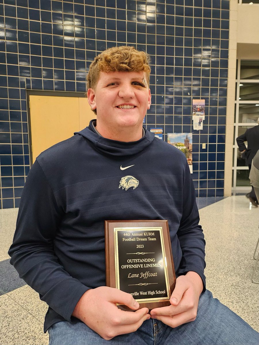 KURM radio Offensive Linemen of the Year. <a href="/lane_jeffcoat75/">Lane Jeffcoat</a>!  We love you big Lane!