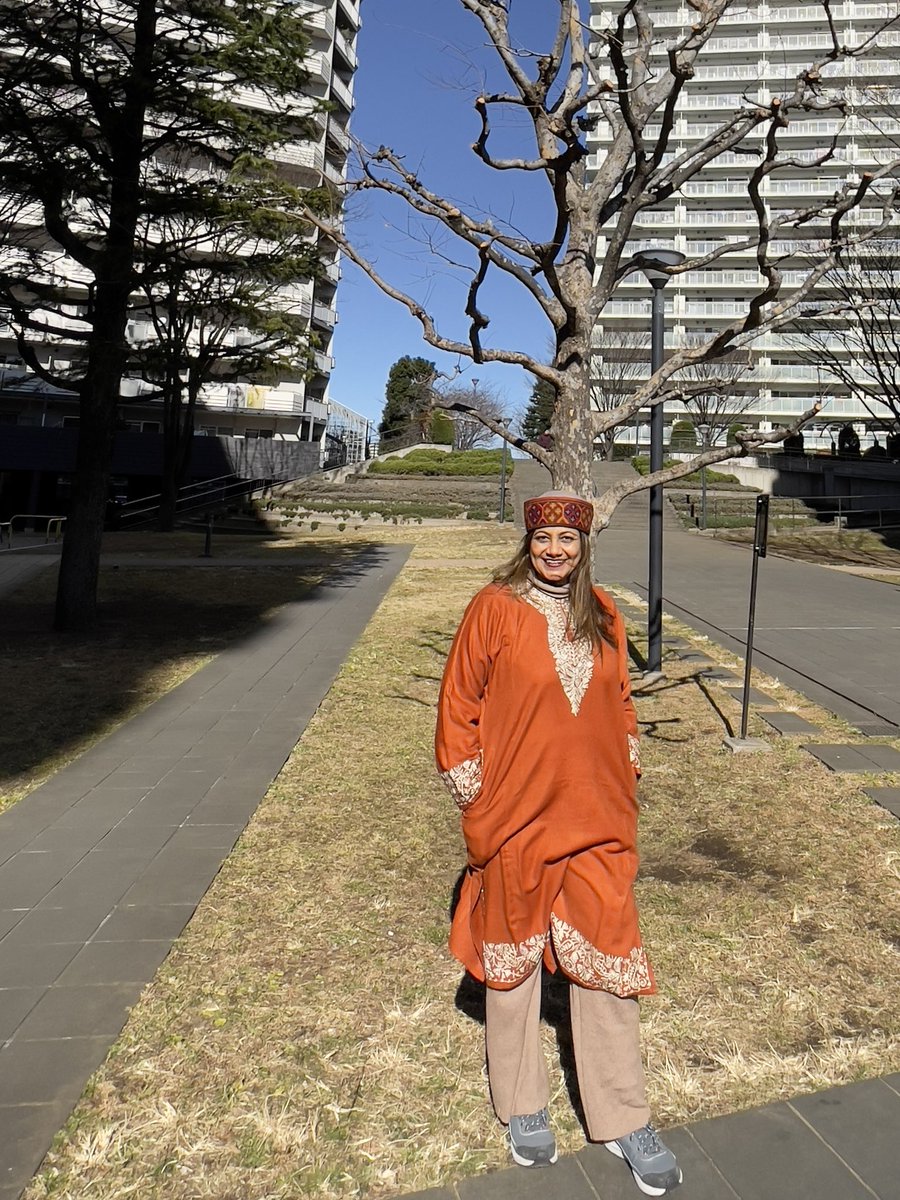LyfInTransit's tweet photo. A brilliantly lit sunny day n hr back is now hiding it’s face under clouds while I prepare to leave for long day of roaming around in the streets of Tokyo. I have been told one can never get lost in this city!How reassuring it is for the solo souls! #slowinJapan
#magicOfTokyo https://t.co/r8Ipv8qSnB