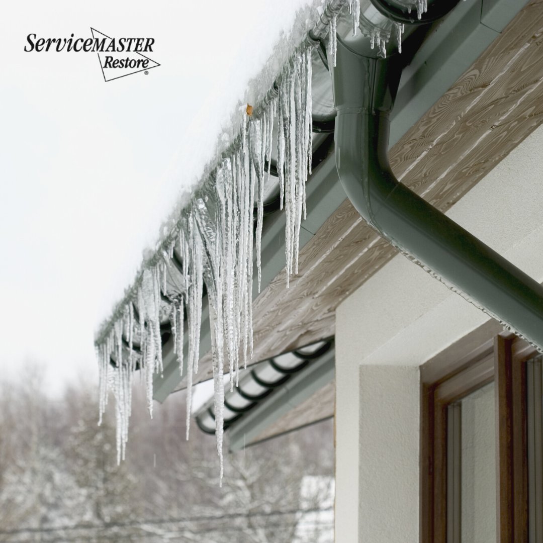 SVMOFAK's tweet photo. Admiring the beauty of icicles around your home? ❄️ While they dazzle, be cautious! 🚨

Falling danger, property damage, and structural stress are real risks. Protect your space this winter. 

#winterseason #icicles #danger #winterhazard #iceformations #beware #servicemaster https://t.co/NlVZmOOInZ