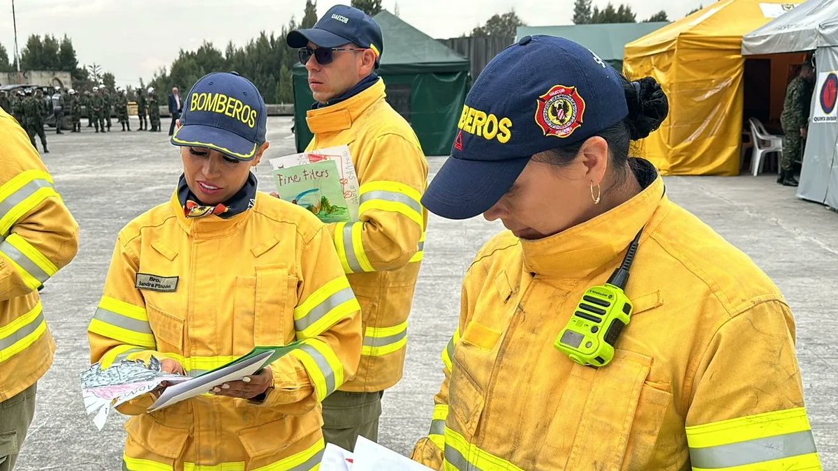 Bomberos Oficiales de Bogotá tweet media