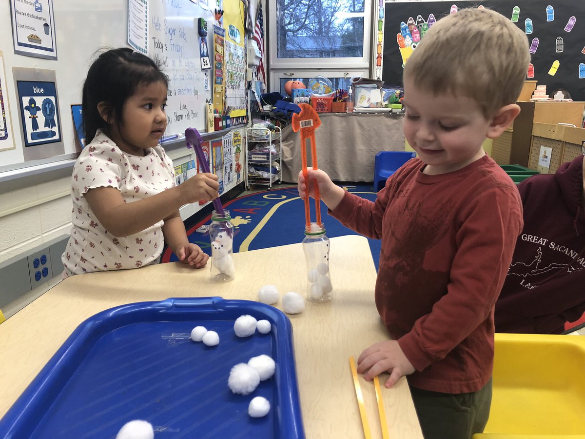 MissSharonCohen's tweet photo. S centers are SNOW much fun!!!  Building snowmen while strengthening fine motor skills, writing letters in the “snow”, snow sensory table and building shape snowmen!! @Dr_BethHoffman , #HESPeech, #thehopewellway https://t.co/TbDuyiKDX2