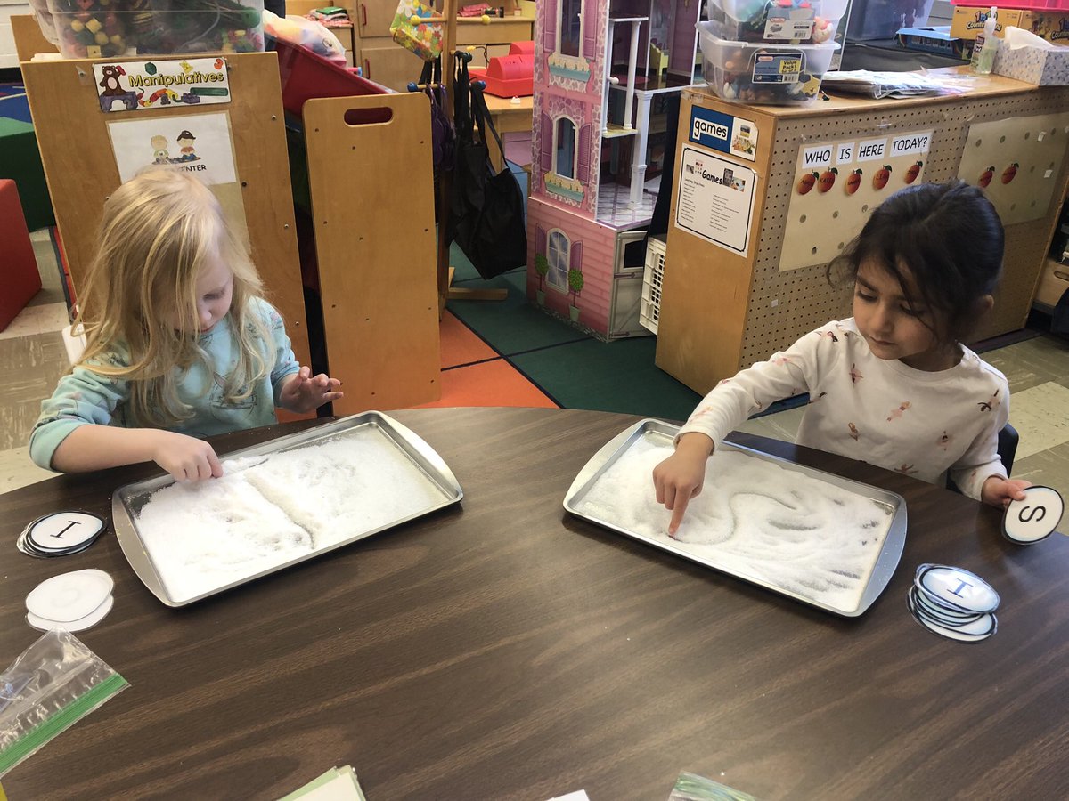 MissSharonCohen's tweet photo. S centers are SNOW much fun!!!  Building snowmen while strengthening fine motor skills, writing letters in the “snow”, snow sensory table and building shape snowmen!! @Dr_BethHoffman , #HESPeech, #thehopewellway https://t.co/TbDuyiKDX2