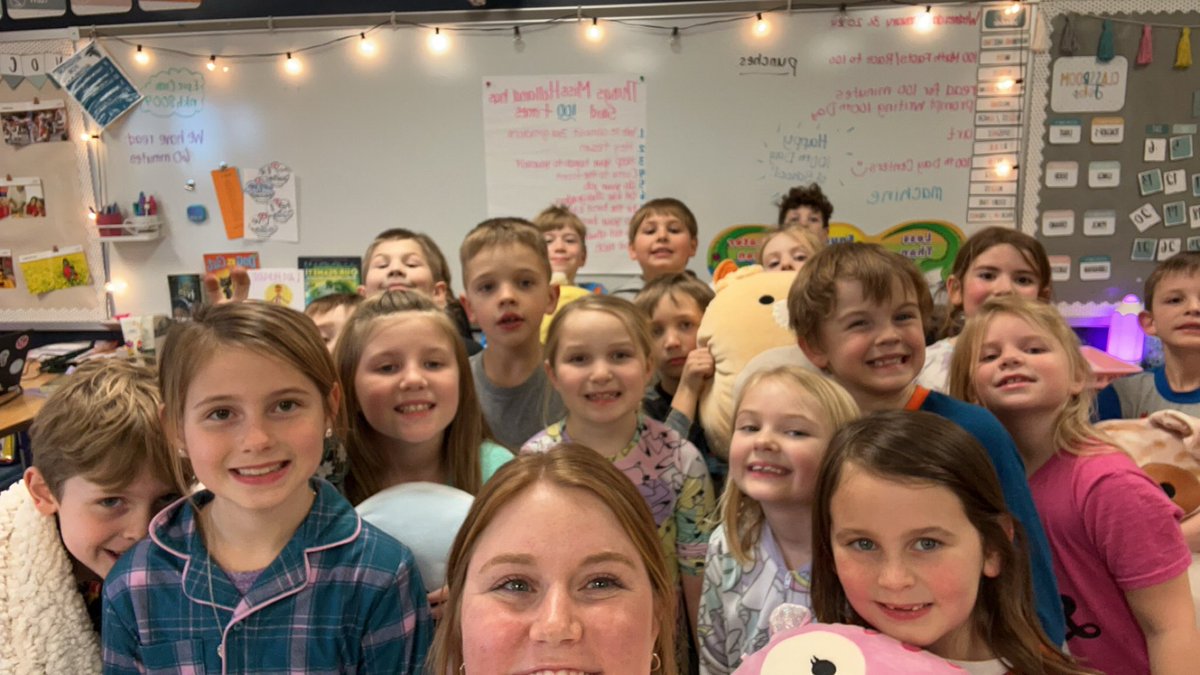LexiHolland2's tweet photo. Best way to end January! Happy 100th Day of School 💯 #freemanfalcons https://t.co/UhsqVk72gh