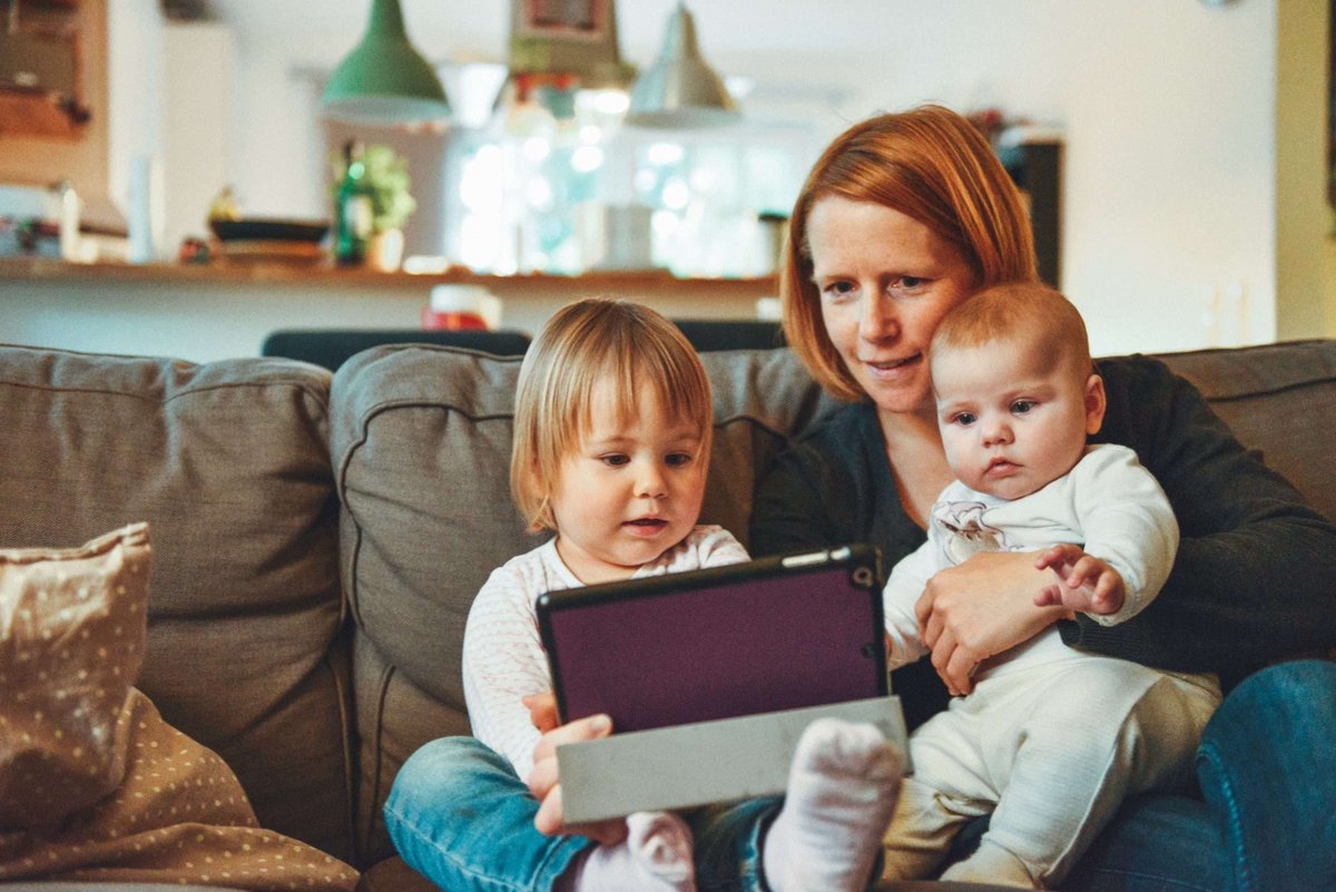 👨‍👩‍👧‍👦 Gain valuable tips and strategies to secure your future. Read more here: buff.ly/3SMrICd #StayAtHomeParent #RetirementSavings