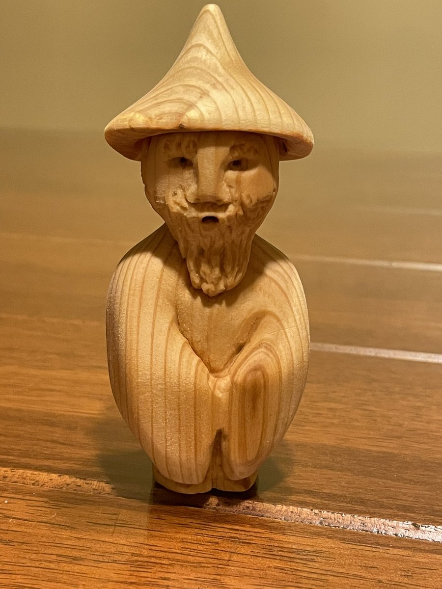 fraga_eddy's tweet photo. Here’s my 3rd power carving project. Had fun making the hat, but boy did it take lots of work. #woodworking #ArtistOnTwitter #carving https://t.co/MxckfKKkwP