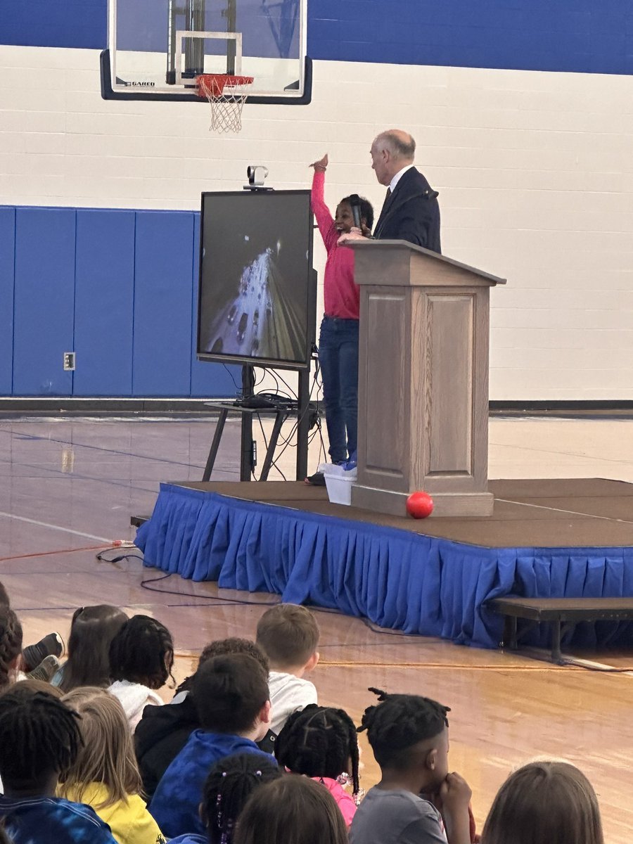 Another great day at <a href="/SycamoreElem/">Sycamore Elementary</a> 
Thank you <a href="/spann/">James Spann</a> for making our day! We had a blast and learned a lot. #RespectThePolygon
