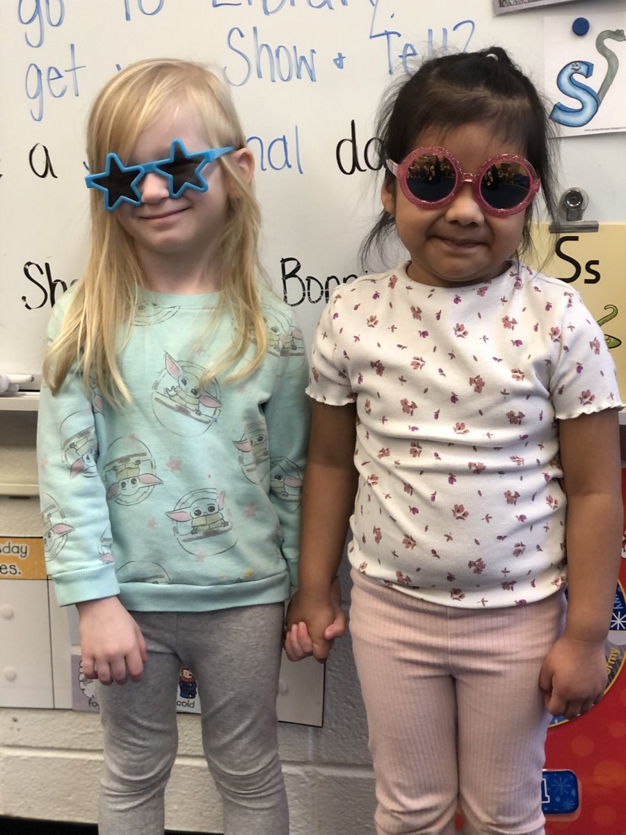 Working and shopping in the supermarket and super star sunglasses!!  <a href="/Dr_BethHoffman/">Beth Hoffman</a> #HESPeech, #thehopewellway