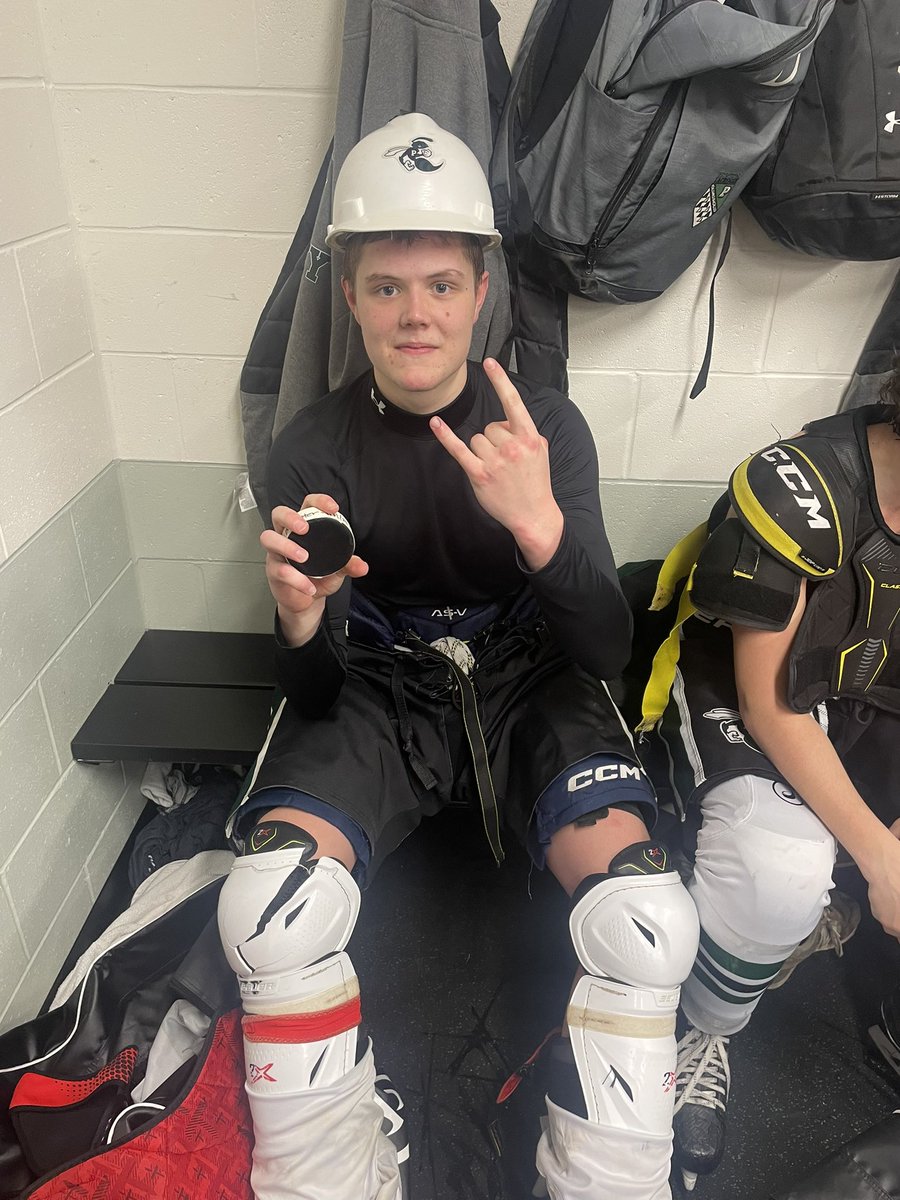 Proctor Boys Hockey (@papucks) on Twitter photo Congrats to D man Gerry Cahil with his first goal as a Hornet and player of the game hard hat vs a tough Brewster Academy team. <a href="/NZPrepHockey/">NZPrepHockey</a> <a href="/HNIBonline/">Hockey Night</a> <a href="/NEHockeyJournal/">New England Hockey Journal</a> Congrats to D man Gerry Cahil with his first goal as a Hornet and player of the game hard hat vs a tough Brewster Academy team. <a href="/NZPrepHockey/">NZPrepHockey</a> <a href="/HNIBonline/">Hockey Night</a> <a href="/NEHockeyJournal/">New England Hockey Journal</a>