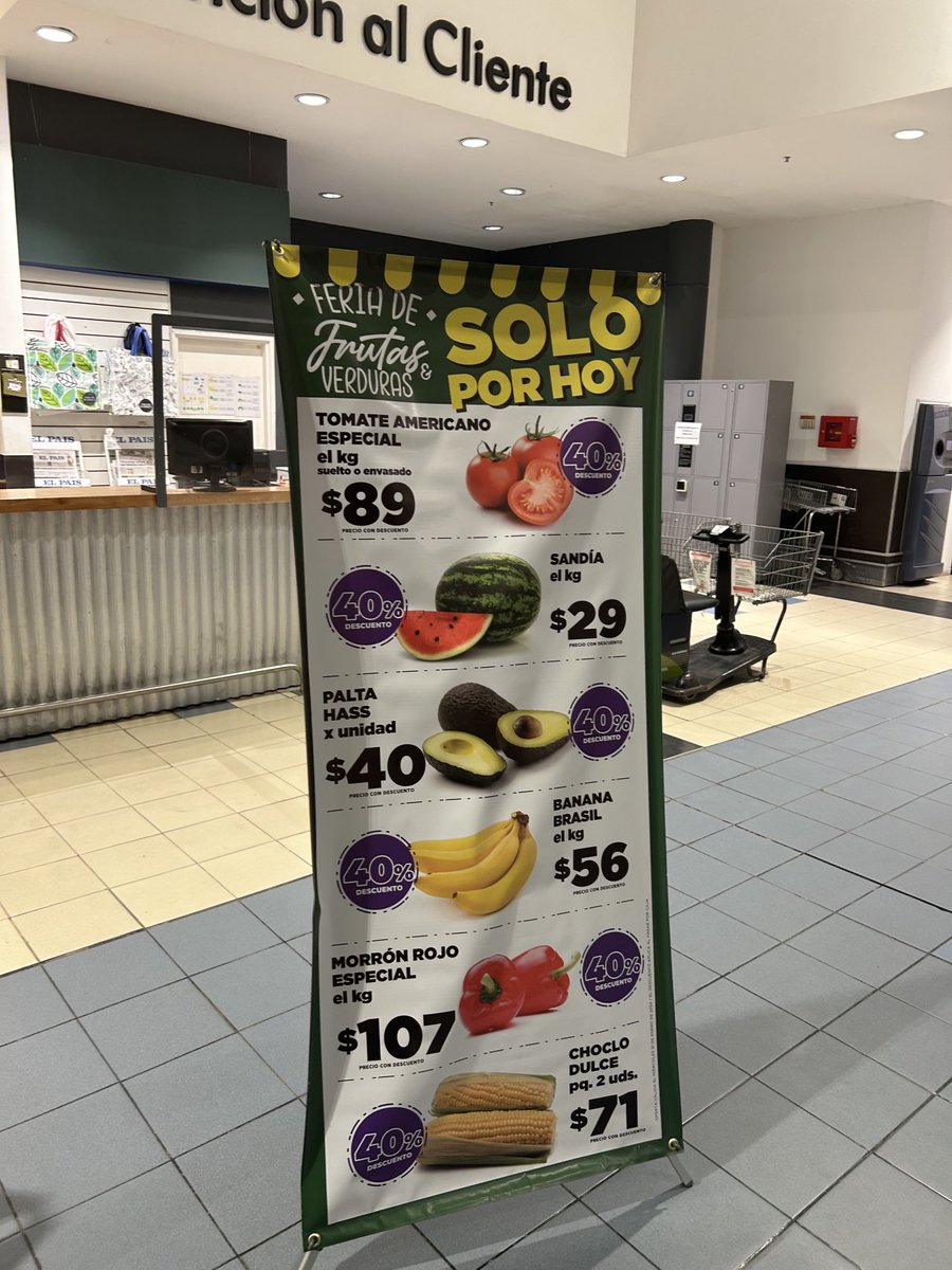 diebeuru's tweet photo. ⁦@hipergeant⁩ tomates podridos! Por eso la rebaja de precio? Que falta de respeto https://t.co/kkRhLX31SK
