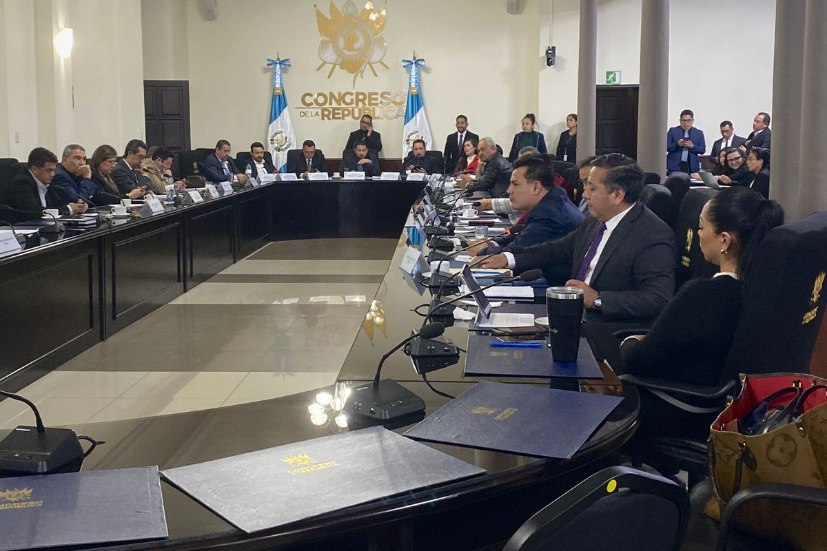 #AhoraLH | El diputado de Todos, Cornelio García, le pide al ministro de Finanzas datos de alcance en la lucha contra la corrupción, evasión fiscal, medidas de austeridad.

✍️: Joel Maldonado/LH
📸: José Orozco/LH